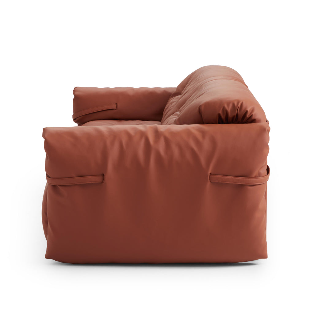 Canapé en cuir véritable brun rougeâtre capitonné beurre