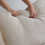 Le canapé et le pouf beiges Empress