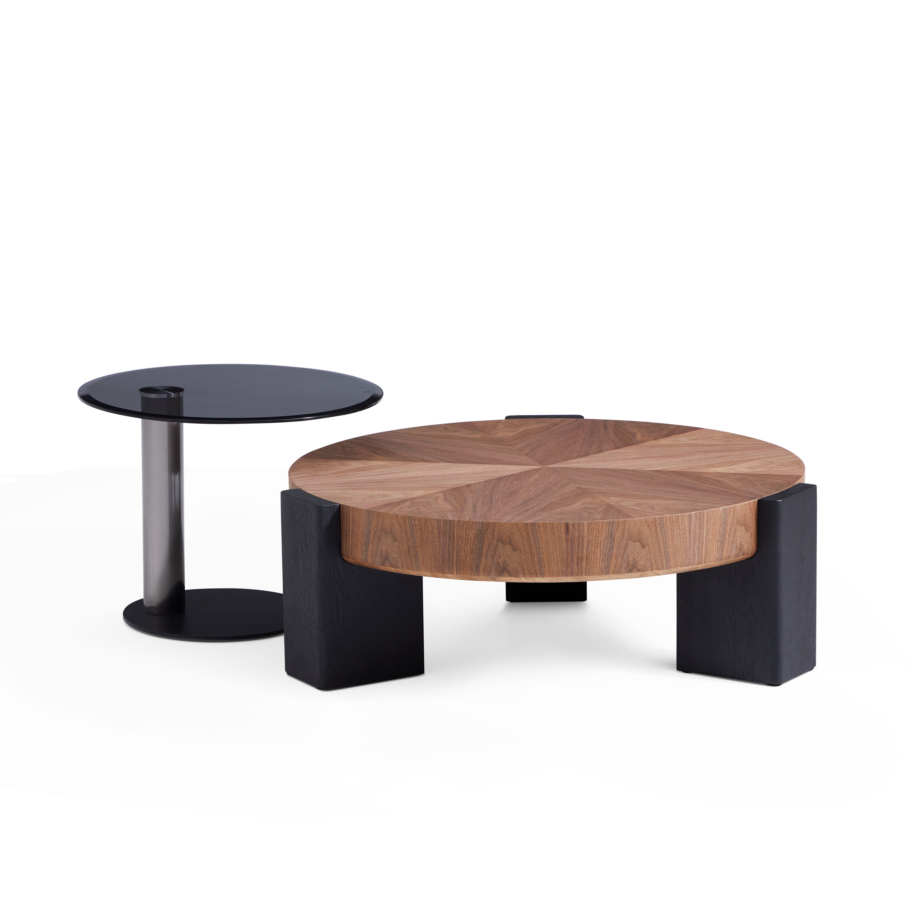 Table basse ronde en noyer ombré