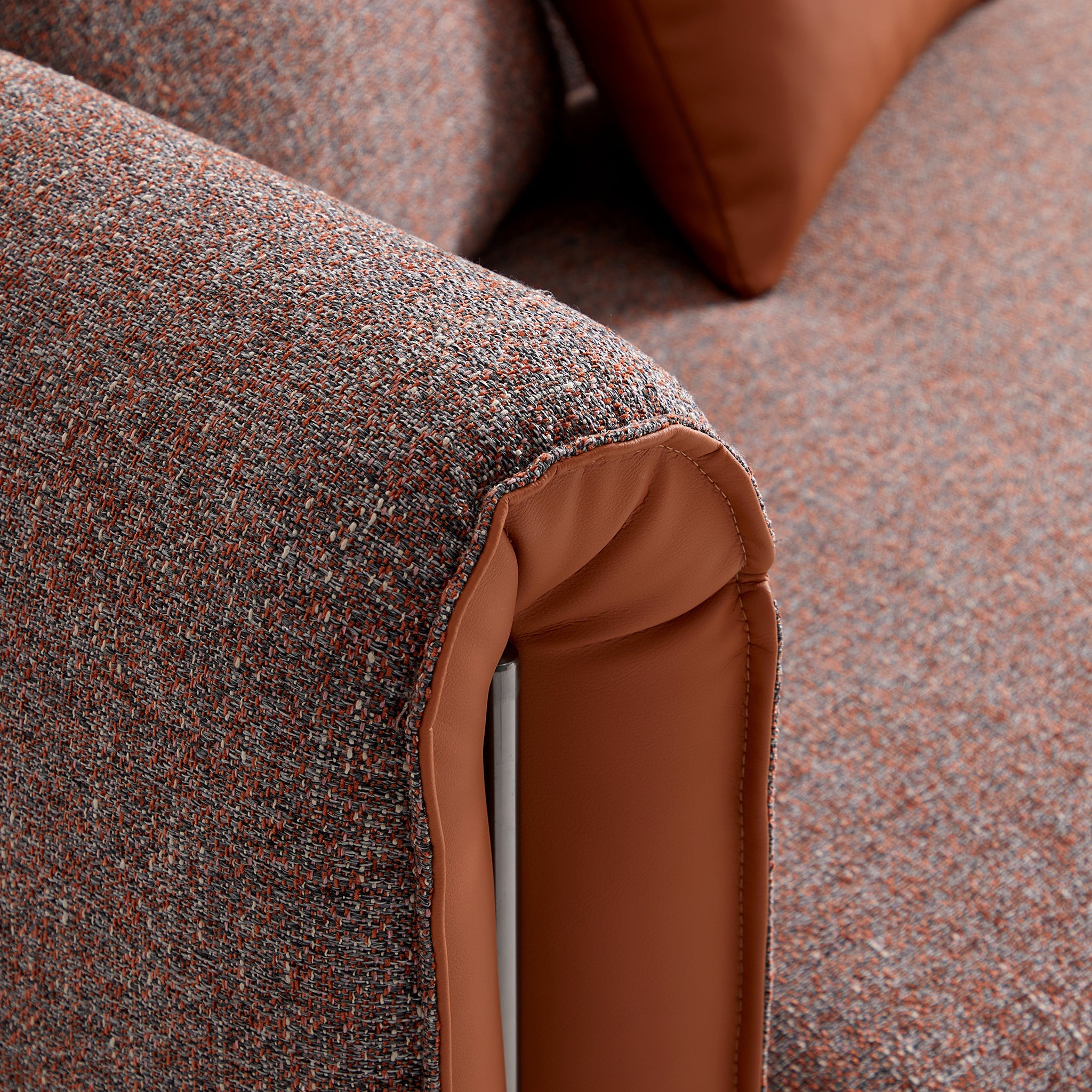 Causeuse Chas Tangerine en polyester et lin