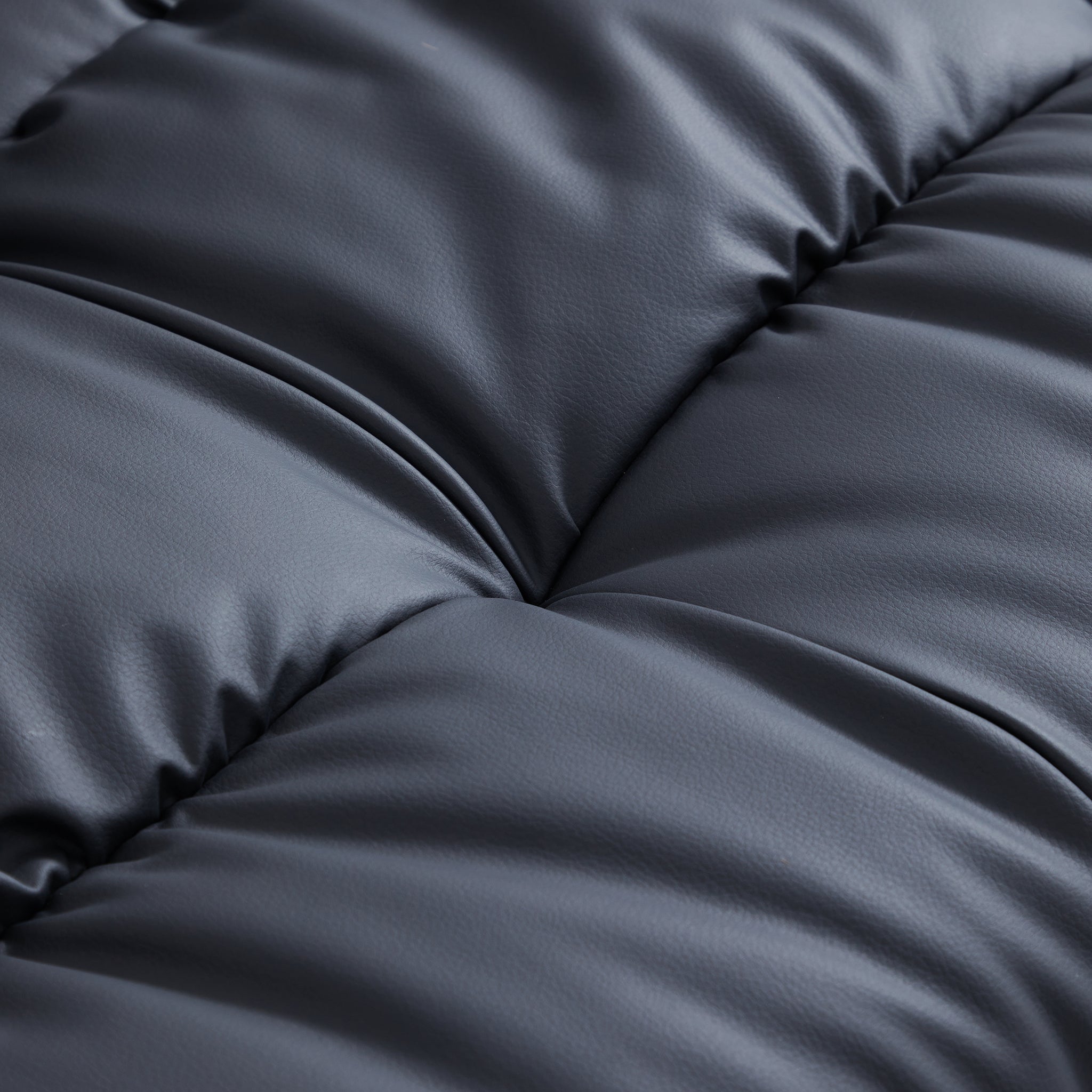 Fauteuil Boba en cuir noir