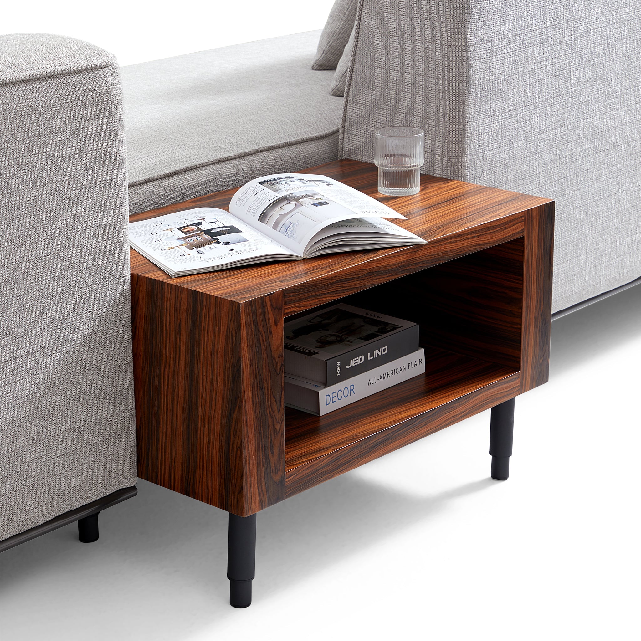 Canapé sectionnel capitonné Brandy Channel avec table basse