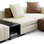 Canapé sectionnel en cuir en forme de L avec table basse