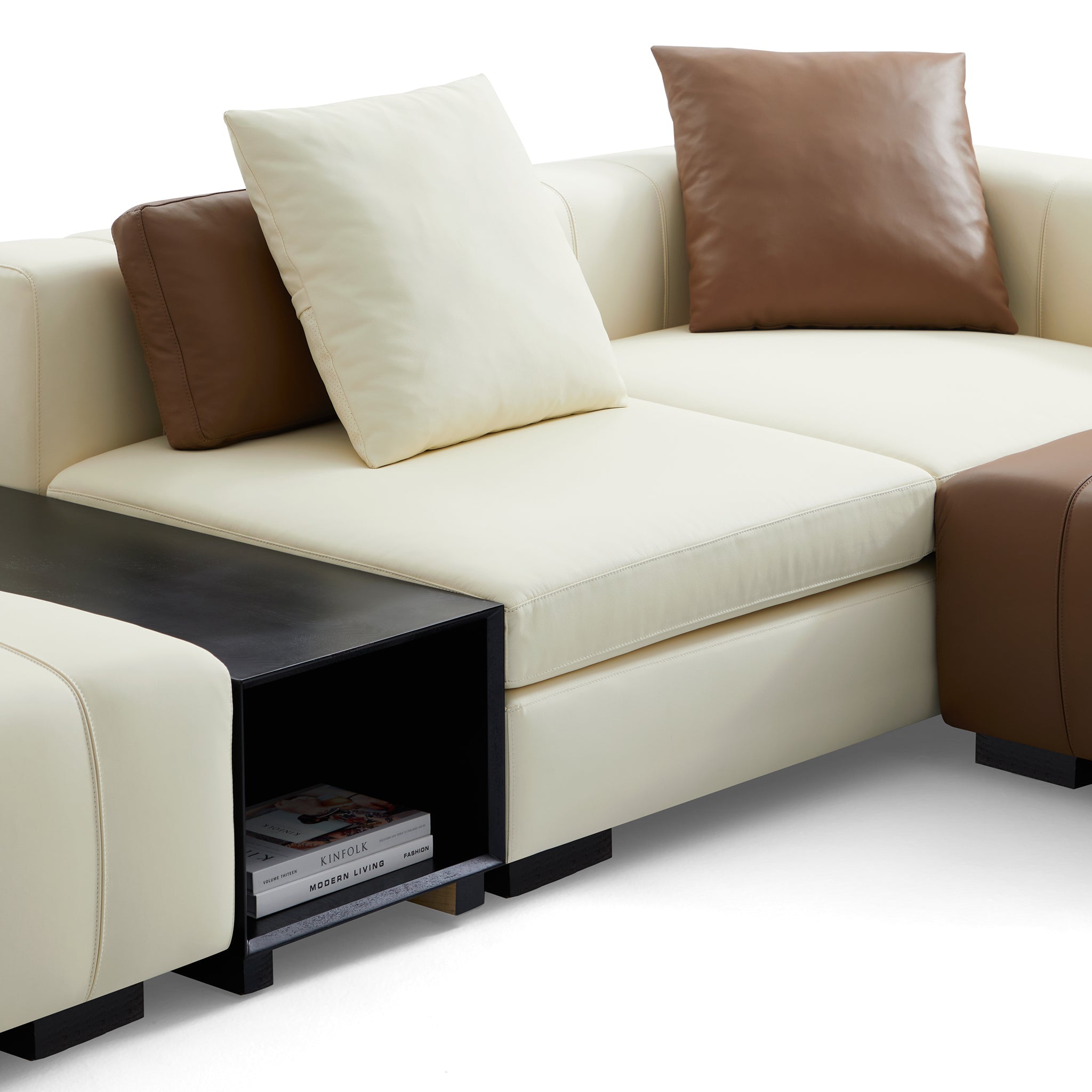 Canapé sectionnel en cuir en forme de L avec table basse
