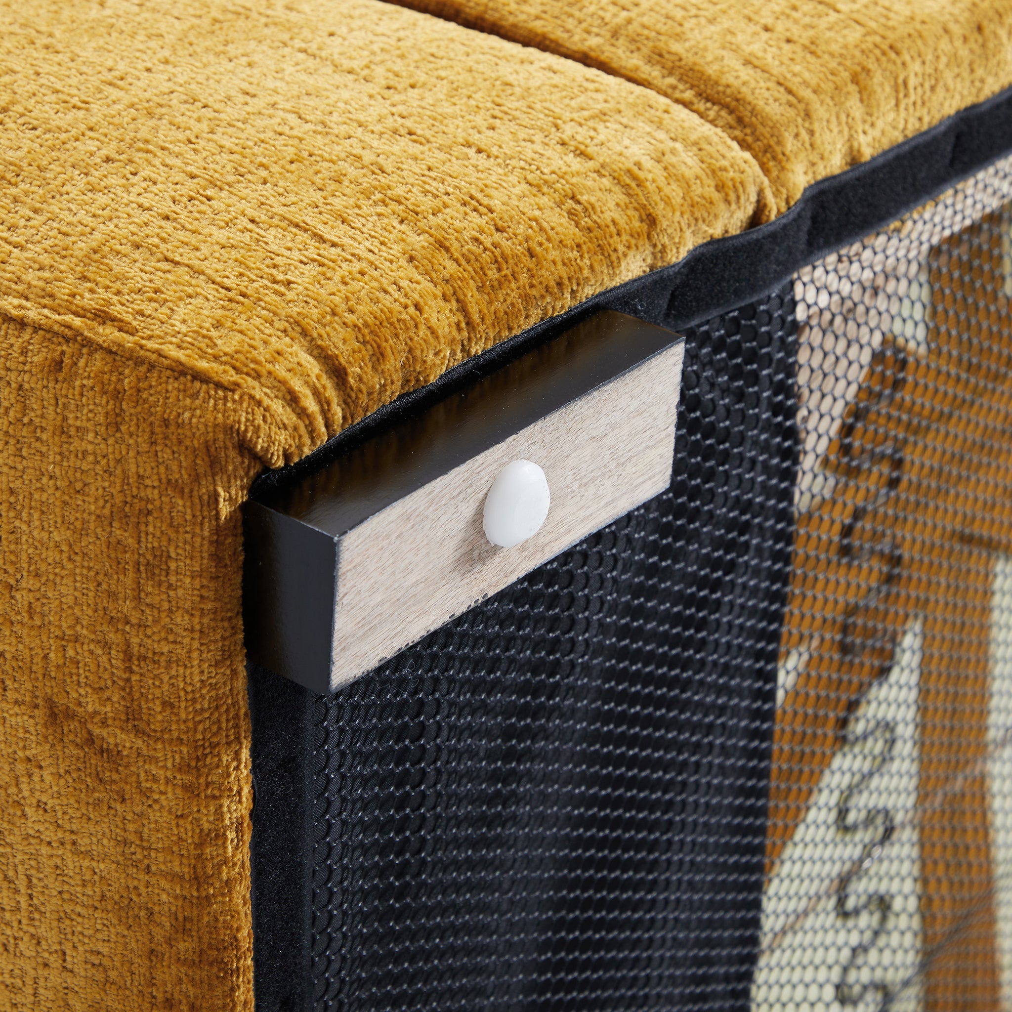 Le canapé jaune de l'Impératrice