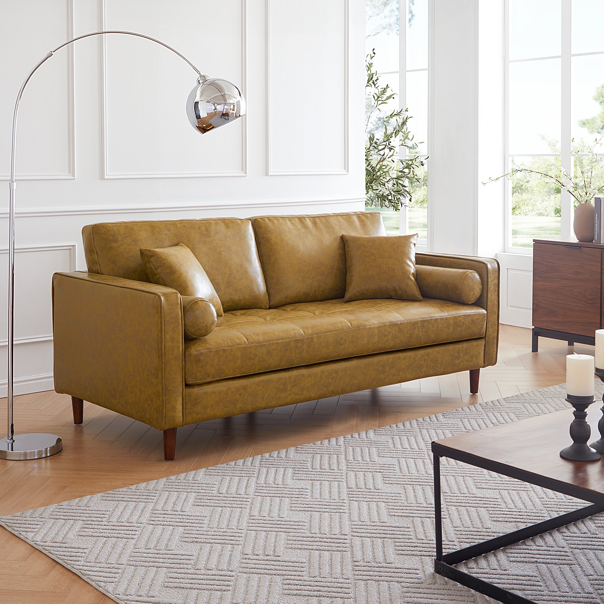 Causeuse en cuir beige rétro de style milieu de siècle