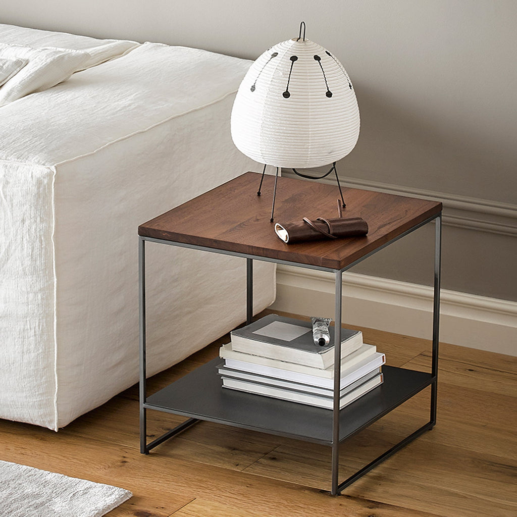 Table d'appoint de rangement en noyer Blacksteel