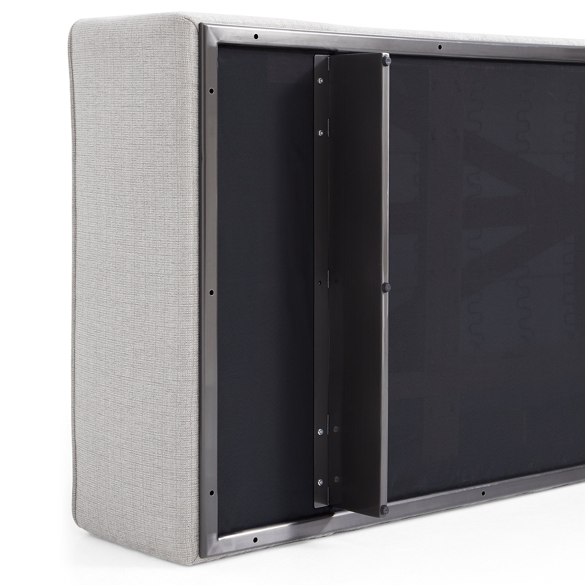 Canapé sectionnel capitonné Brandy Channel avec table basse