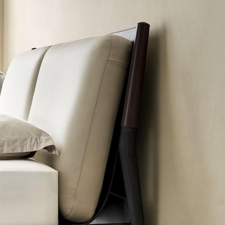 Lit en cuir crème truffe