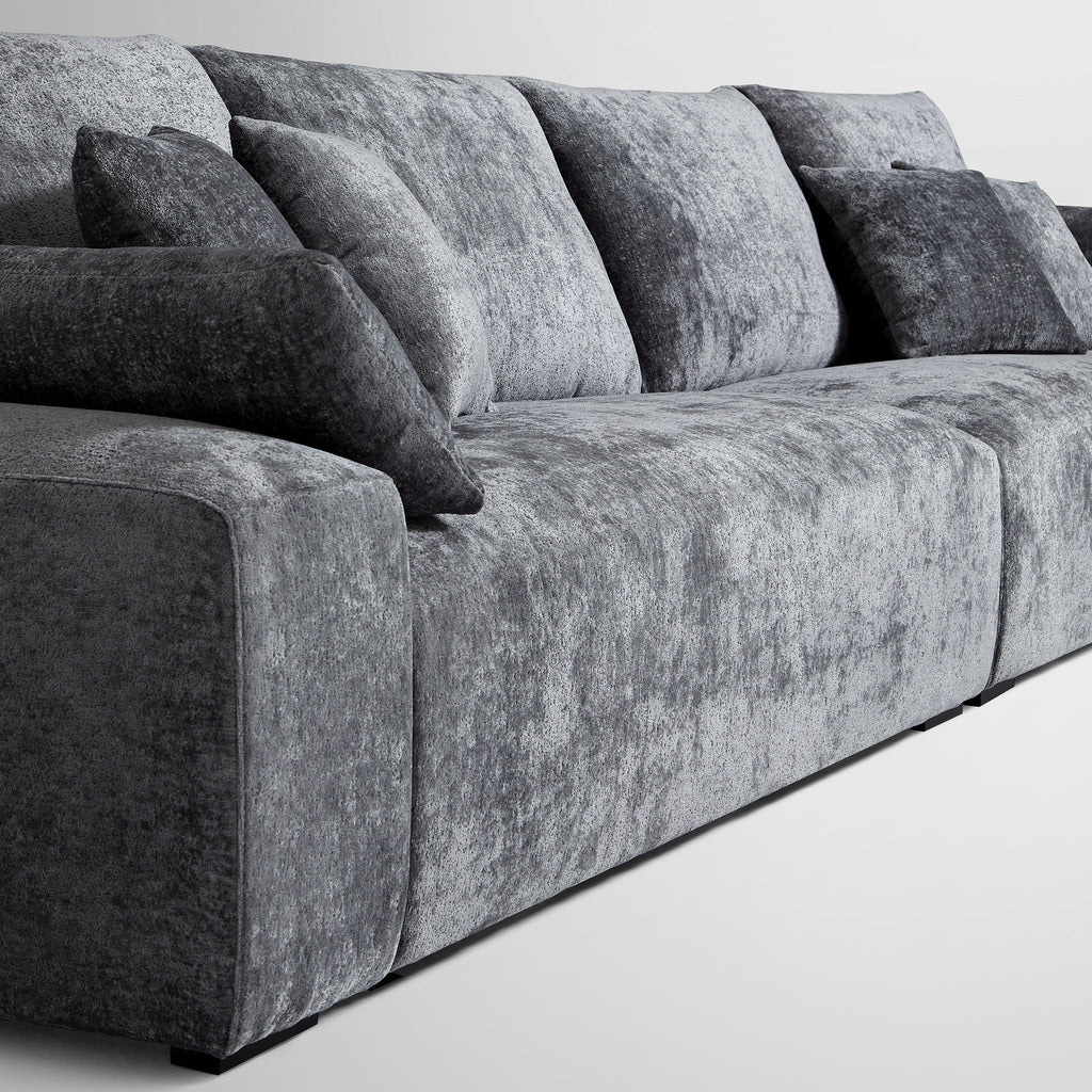 Le canapé et le pouf beiges Empress