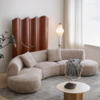 Canapé sectionnel ouvert et incurvé Nestled