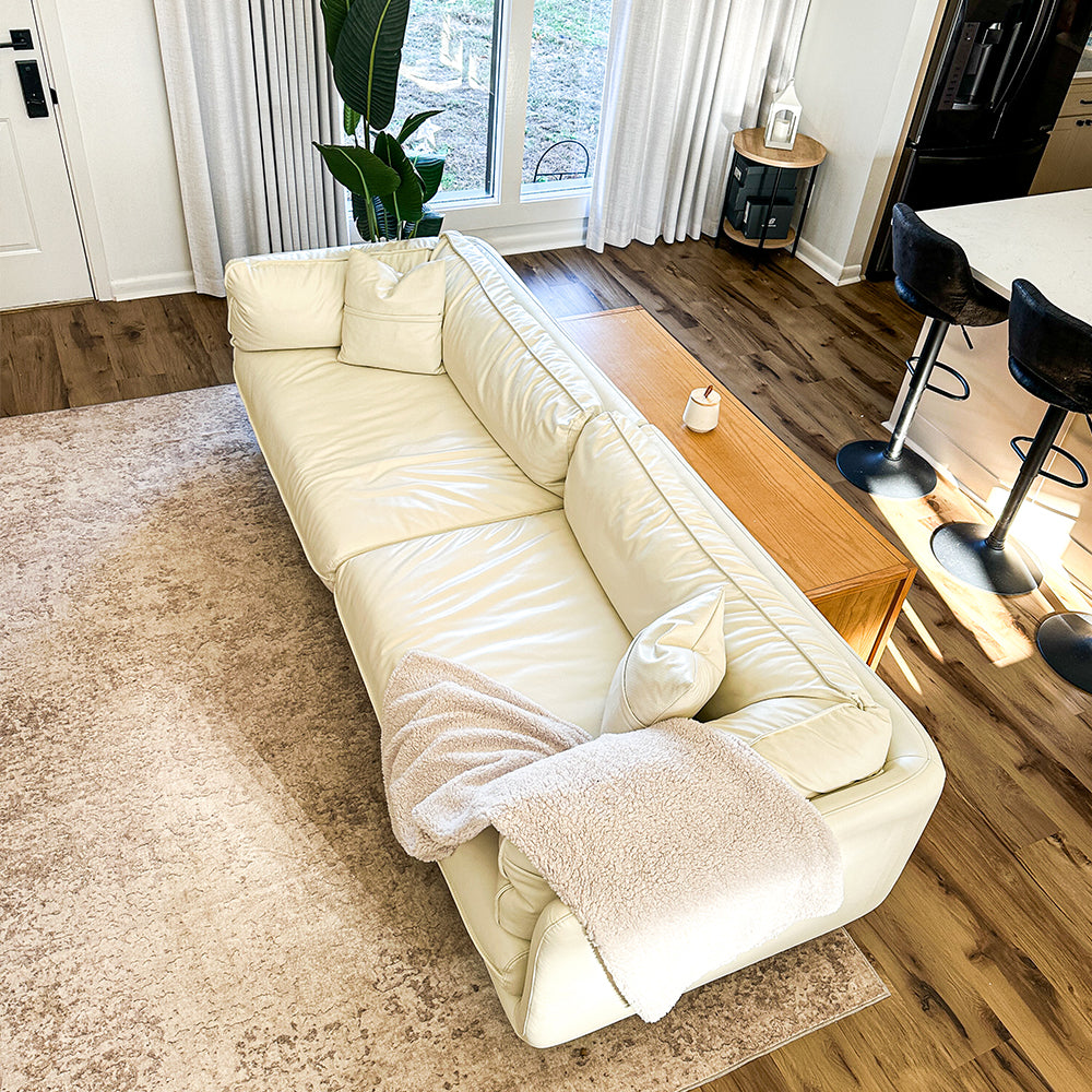 Canapé en cuir blanc vanille