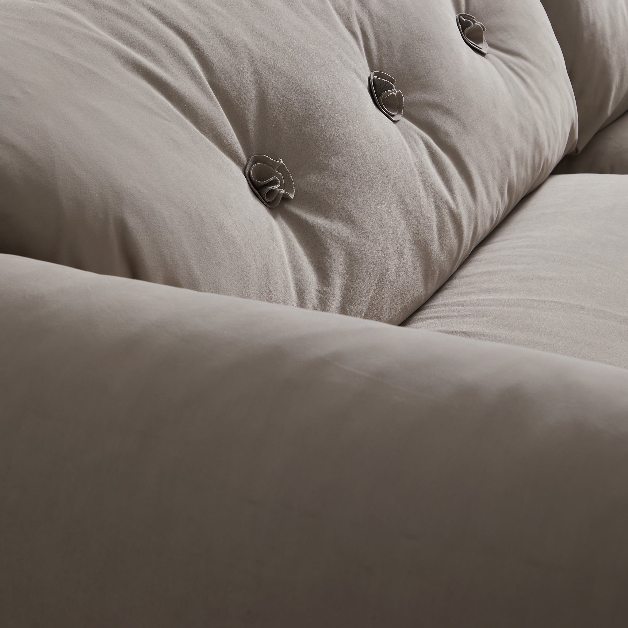 Canapé capitonné jaune beurre