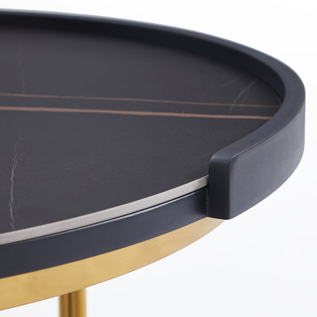 Ensemble de tables basses nobles dorées