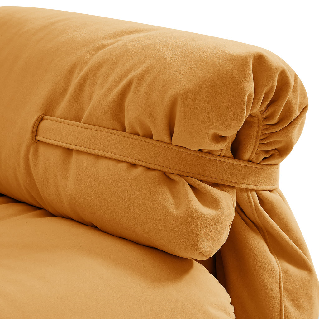 Canapé capitonné couleur beurre