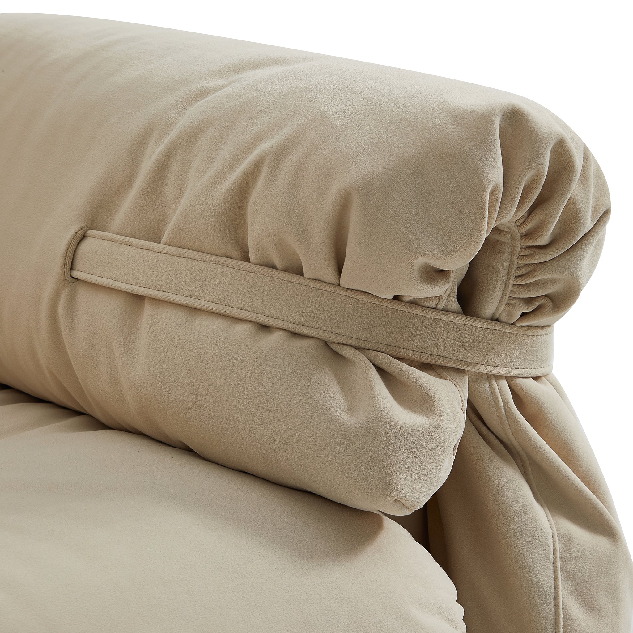 Canapé capitonné couleur beurre