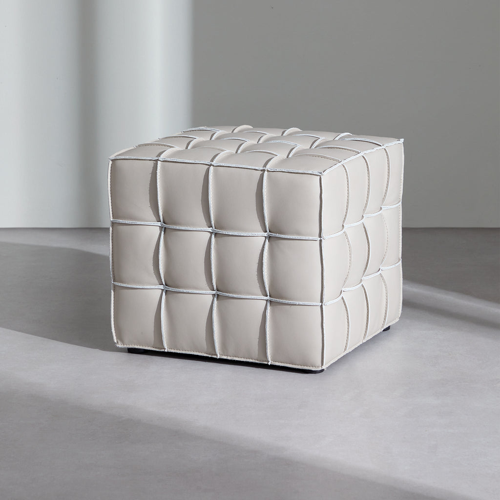 Pouf cube capitonné en cuir Monarch