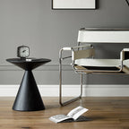 Table d'appoint en chêne en forme de cône Raven