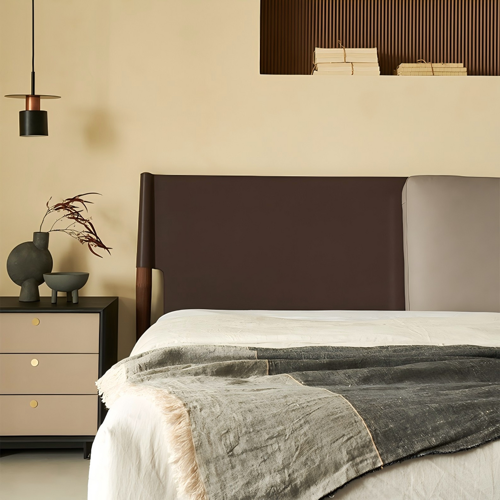 Lit en cuir crème truffe