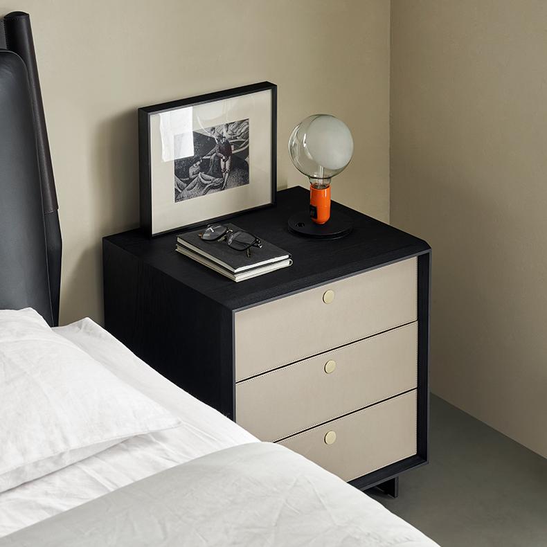 Table de chevet en racine de cèdre