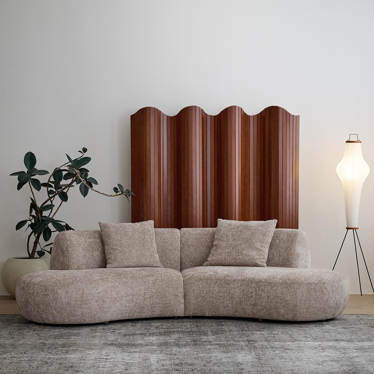 Canapé sectionnel ouvert et incurvé Nestled