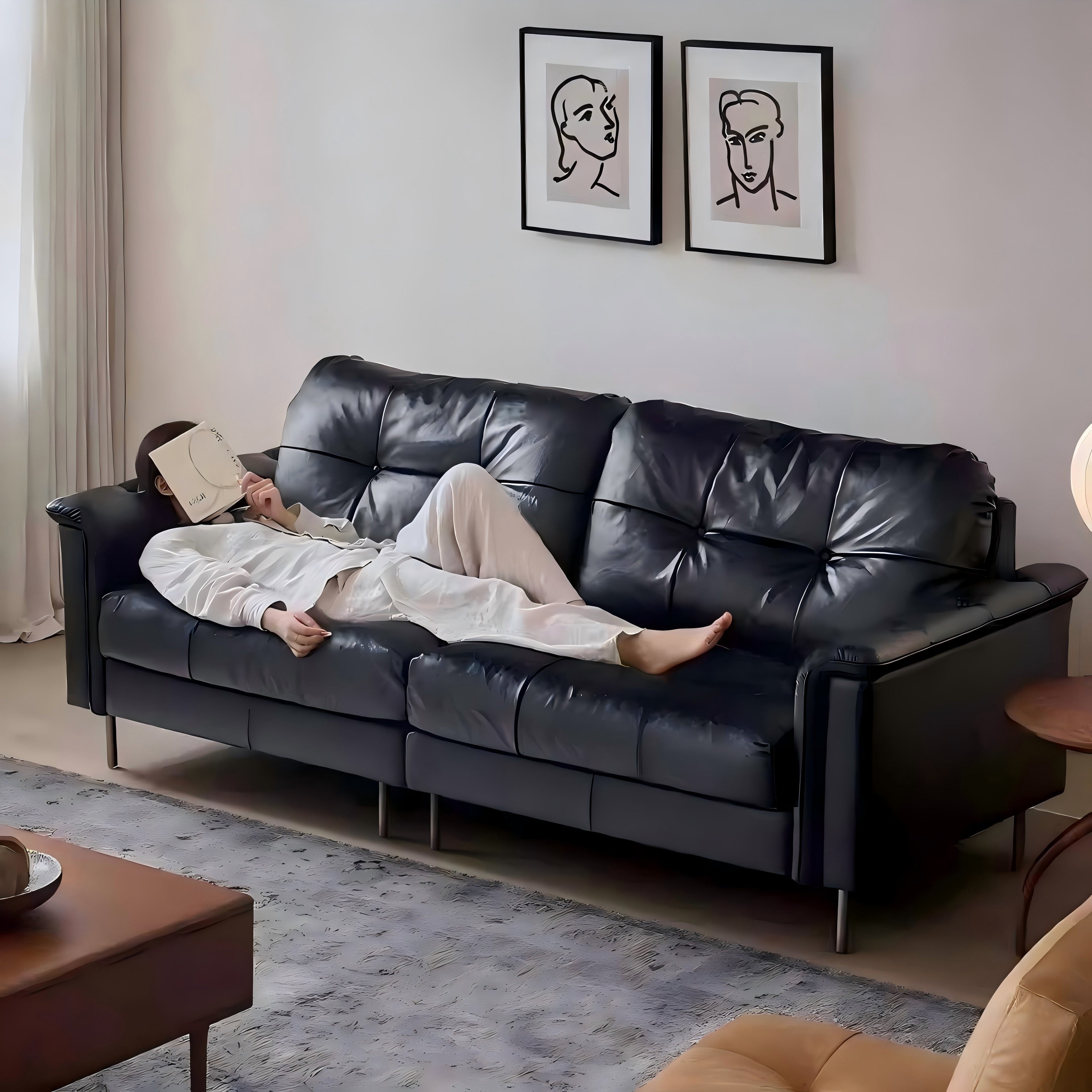 Canapé baroque capitonné en cuir noir 