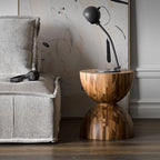 Table d'appoint sculpturale en chêne et noyer