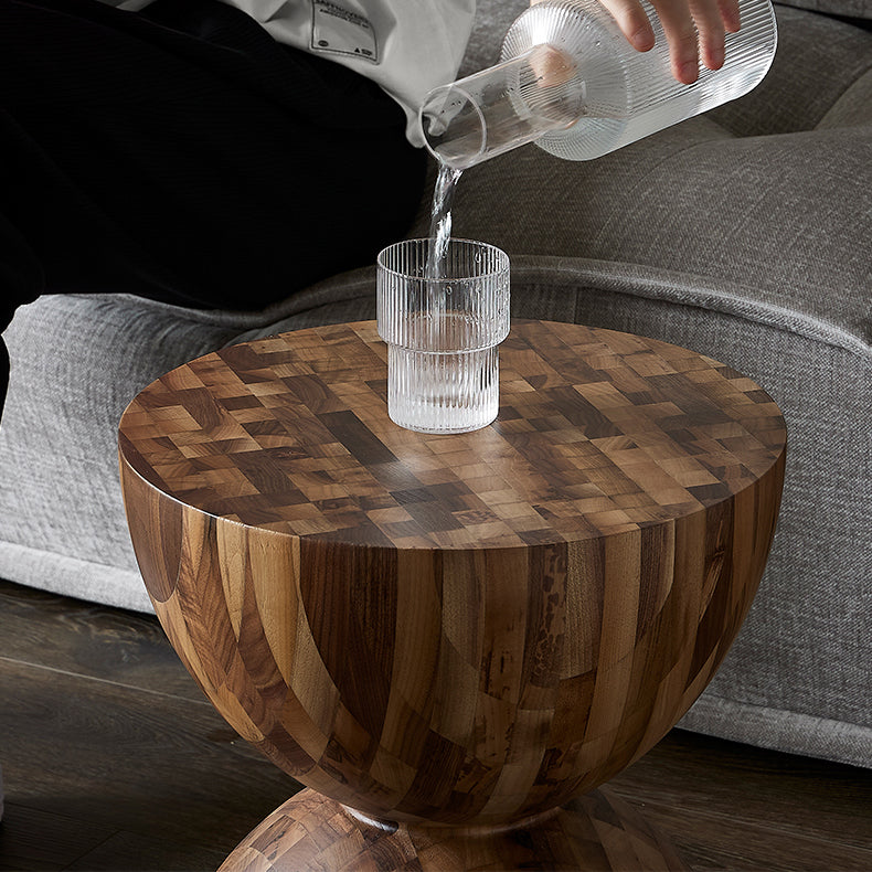 Table d'appoint sculpturale en chêne et noyer